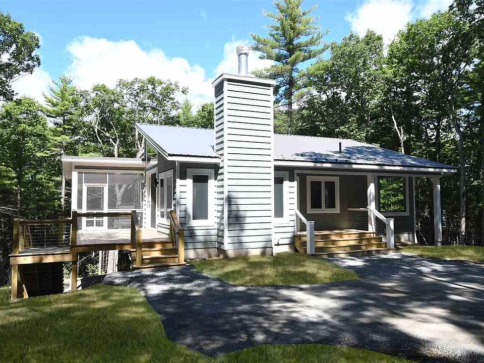 1st image of 40 Old Farmhouse Dr