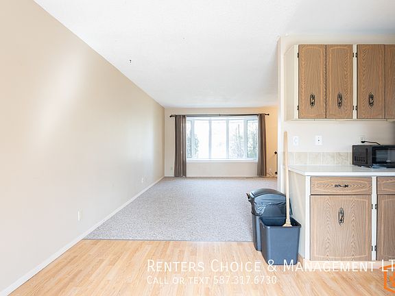 3rd image of 27A Lemoyne Cres W