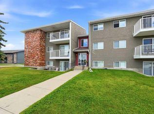 19 S Bennett St #305, Red Deer, AB T4R 1V3
