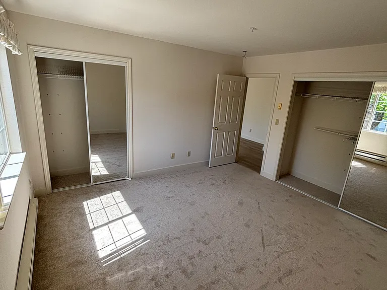 1245 Oak Grove Ave #305 — Photo 5