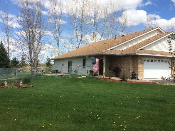 1812 Wooden Shoe Ct, Baldwin, WI 54002