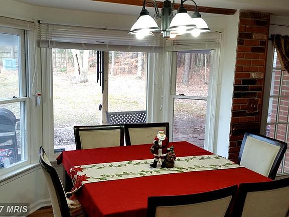 Breakfast Nook with Bay Window