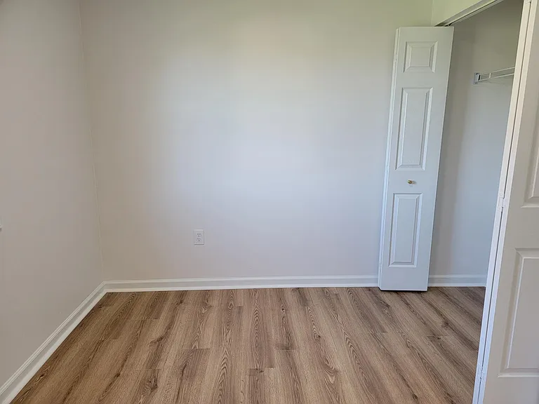 77 Brookfield Rd — Photo 22