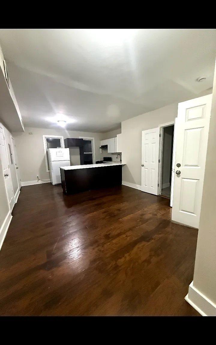 3 bed, $1,900 — Photo 3