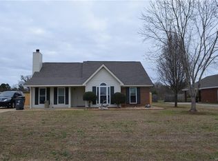 35 Indian Ln, Tallassee, AL 36078