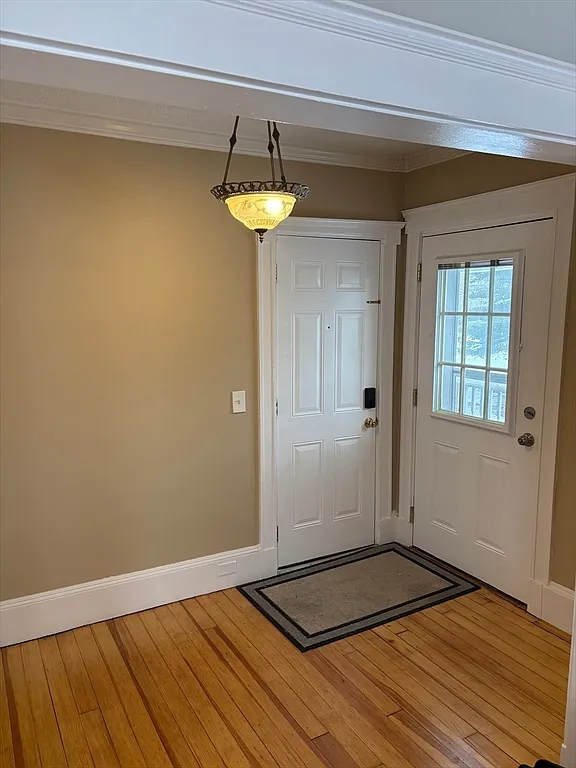 2 bed, 1.0 bath, 1300 sqft, $2,900 — Photo 2