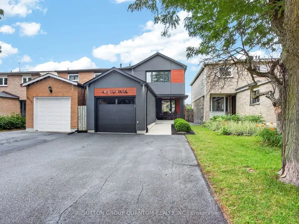 4413 Lee Dr, Mississauga, ON L4W 4A9