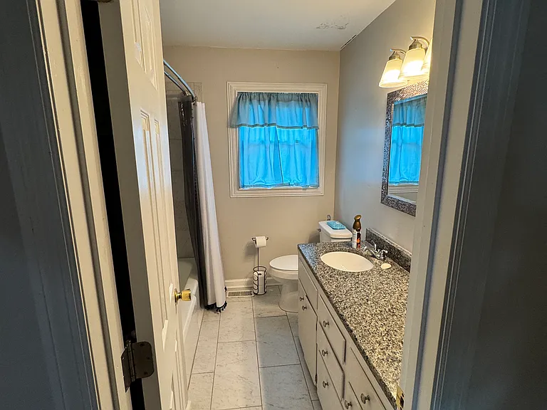 10310 Picadilly Ln SW — Photo 11