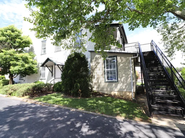 1419 W Main St #B, Ephrata, PA 17522