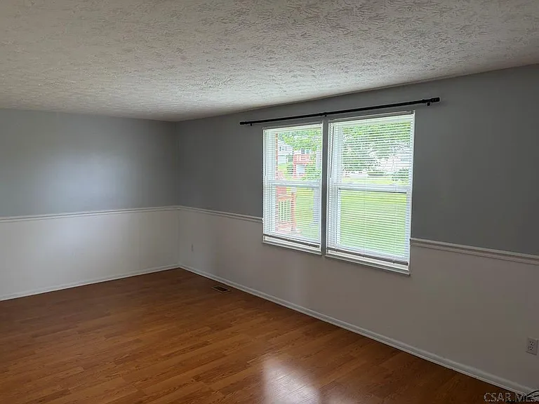 219 Marietta Dr — Photo 13