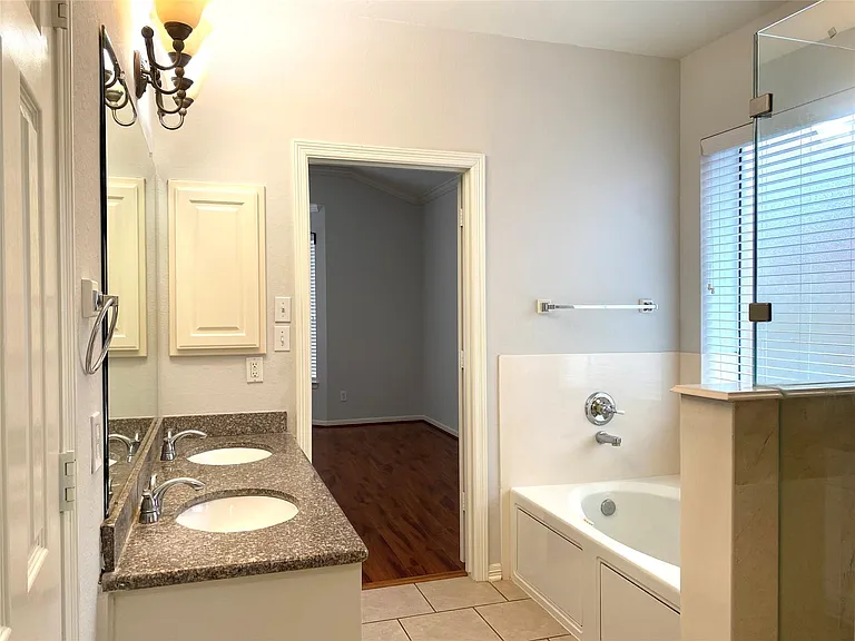10231 Turrett Point Ln — Photo 7