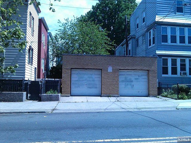 2nd image of 3302 John F Kennedy Blvd