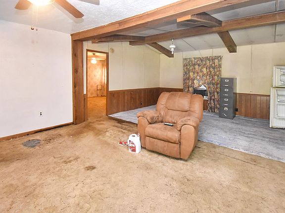 3rd image of 2804 Shady Oak Dr