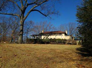 365 Gulph Hills Rd, Wayne, PA 19087