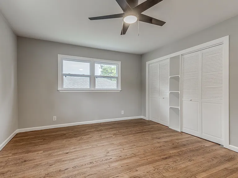 349 SE Rockwood Ave — Photo 36