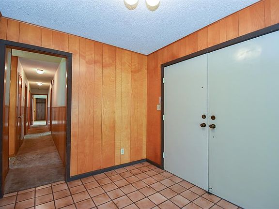 3rd image of 1514 Highway 159 W
