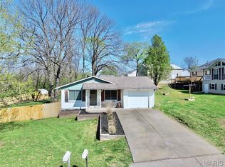 919 N 7th St, De Soto, MO 63020