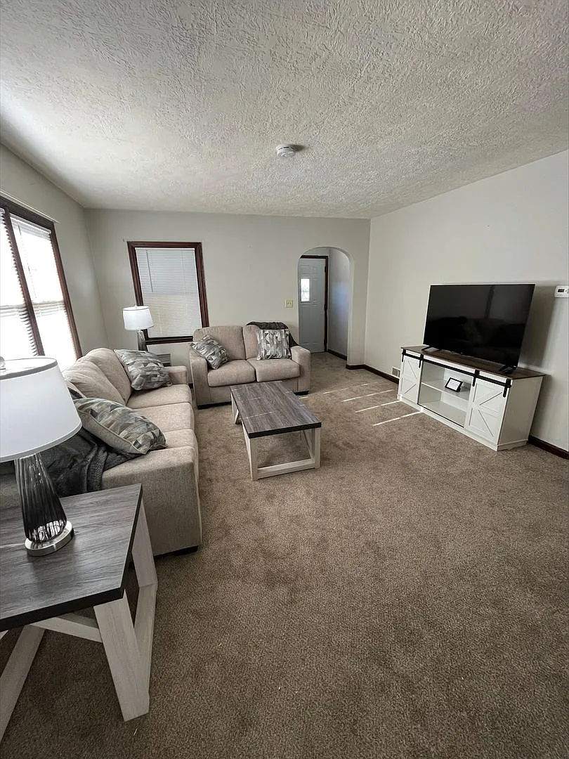 Unique Apartment Awaits You! — Photo 1