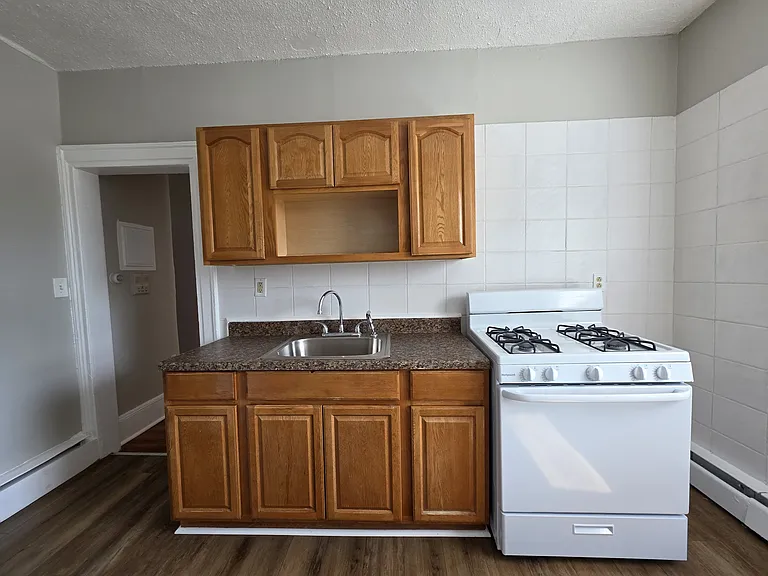 701 Howard Ave #4B — Photo 3