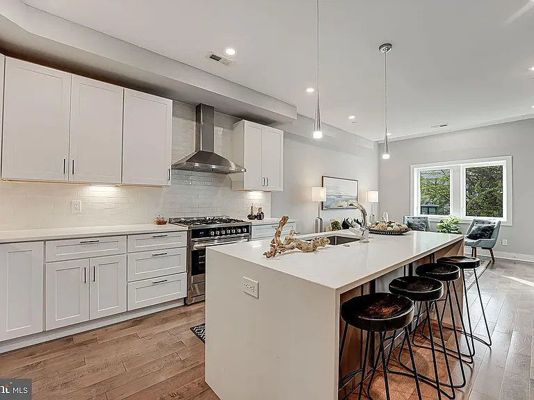 1609 Holbrook St NE #4 — Photo 8