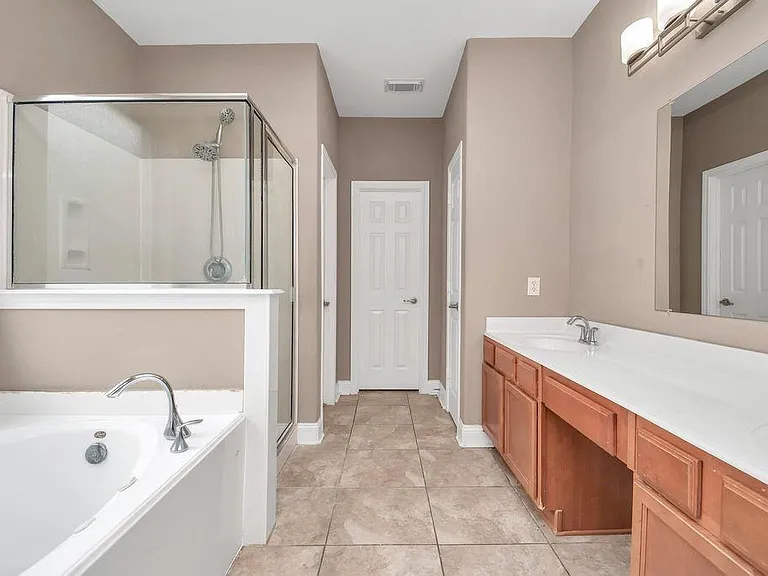 1914 Lenora Ct — Photo 25