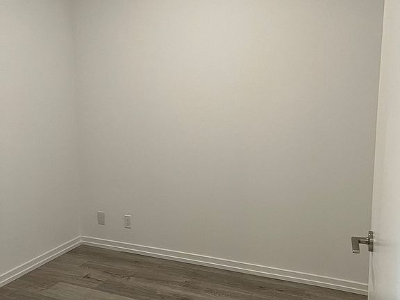 3rd image of 1000 Portage Pkwy #2806
