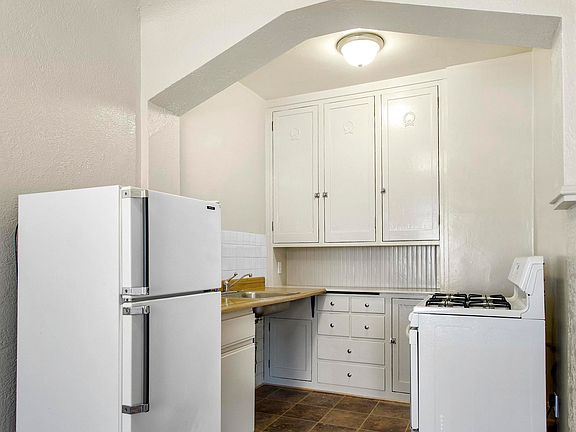 3rd image of 650 Stanyan St APT 204