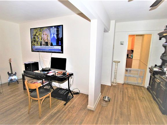 3rd image of 2212 Plumb 1st St APT 4F