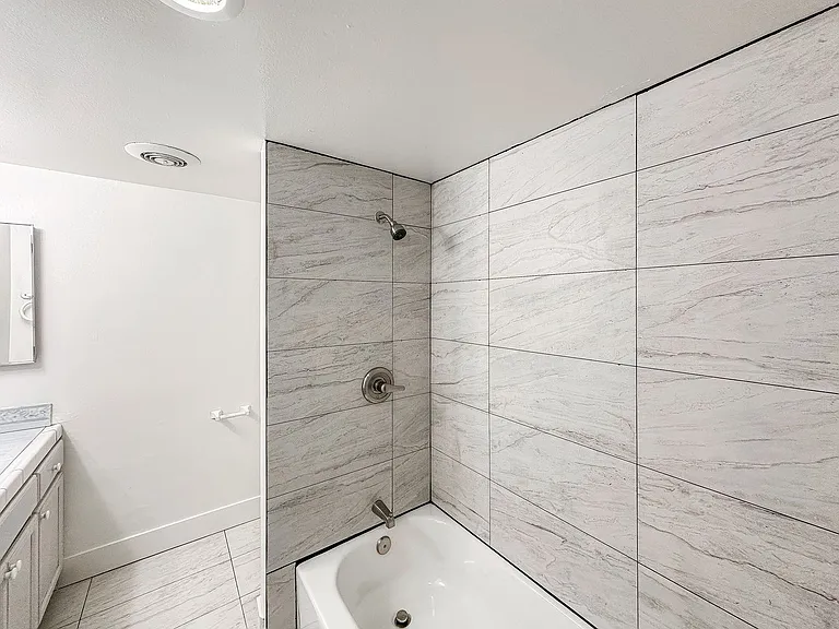 410 Colorado Ave #C — Photo 16