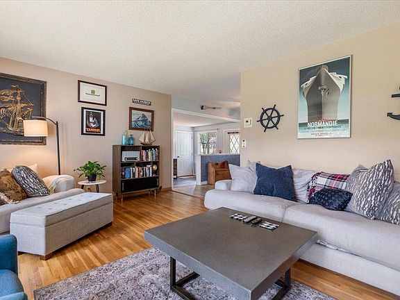 5th image of 1218 9th Ave NE