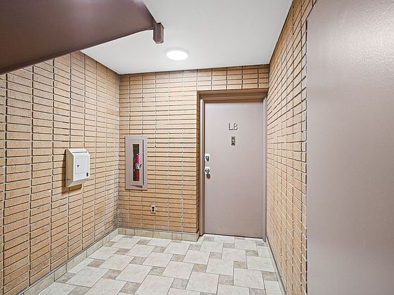 5th image of 4102 Queensbury Rd APT 3A