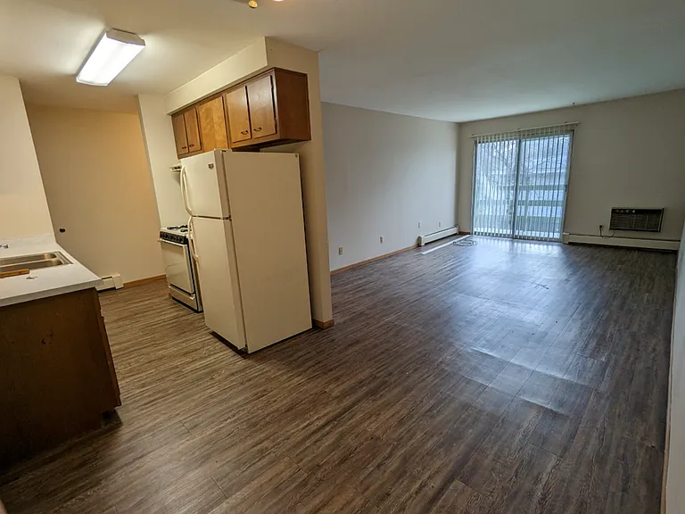 1005 S East St — Photo 27