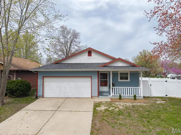 1424 Royal Oak Ct, O Fallon, IL 62269