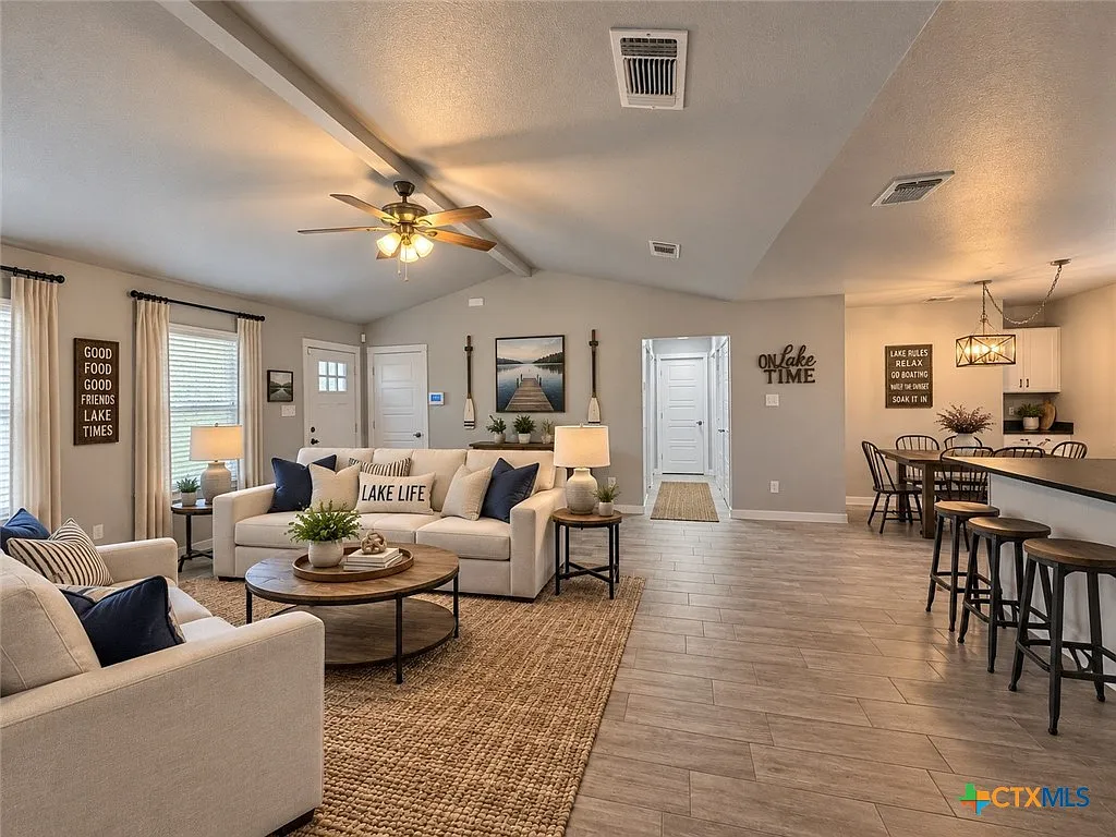 3 bed, 2.0 bath, 1470 sqft, $1,750 — Photo 2