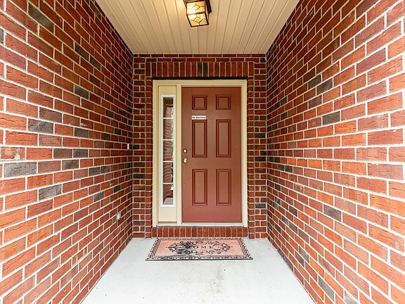 2nd image of 1372 Creek Point Blvd