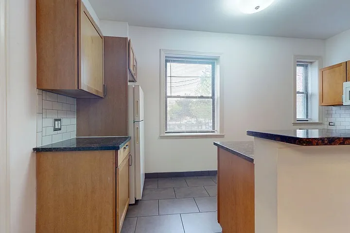 5400-5406 S. Maryland Avenue — Photo 12