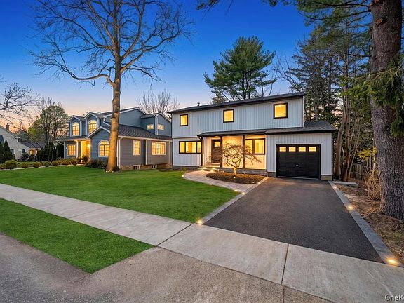 4th image of 441 Roslyn Road