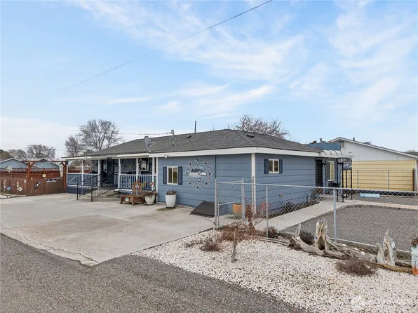 232 6th Avenue, Mabton, WA 98935