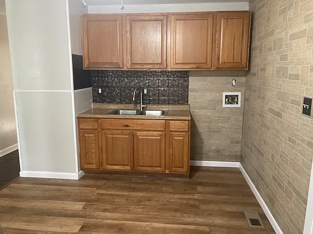 6208 Lorimer St — Photo 12