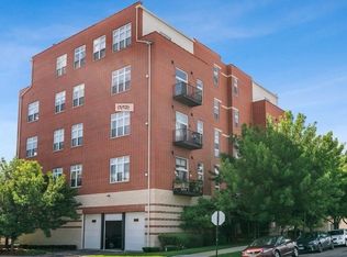 949 N Willard Ct APT 205, Chicago, IL