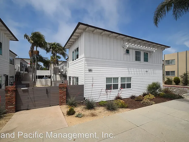 1351 Manhattan Beach Blvd #4 — Photo 10