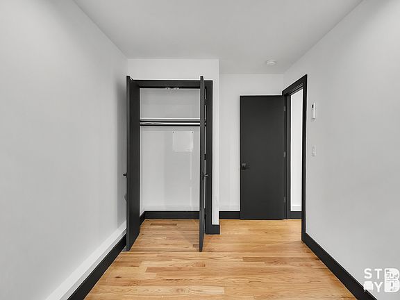 4th image of 242 Parkside Ave #3A