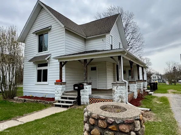 216 N Chapman St, Chesaning, MI 48616