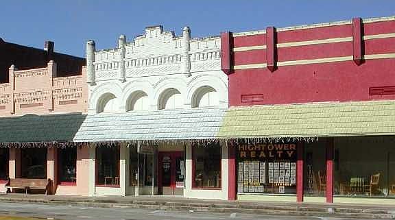 5th image of 209 Main St