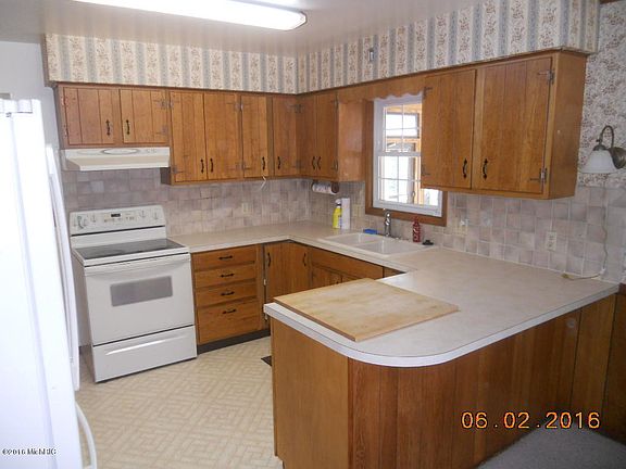 5th image of 2140 Chesapeake Dr NE