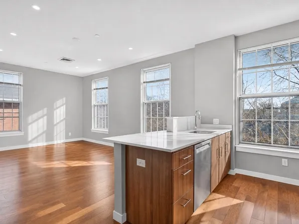 45 1st Ave #408, Charlestown, MA 02129
