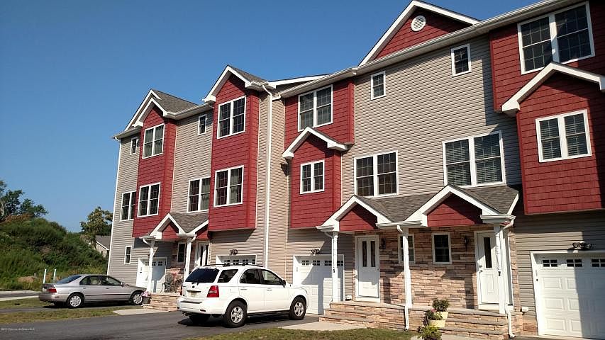 2nd image of 9 Bove Ln