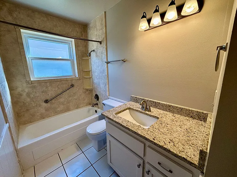 709 Sunset Dr — Photo 13