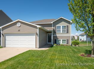 1833 Greenview Ct, Zeeland, MI 49464