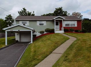 510 Hilltop Ln, Clarks Summit, PA 18411
